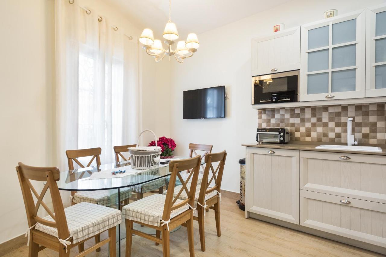 Sitges Spaces Beach House-4 Bedrooms, 3 Bathrooms, Large Terrace, Jacuzzi, Center-Beach Екстериор снимка