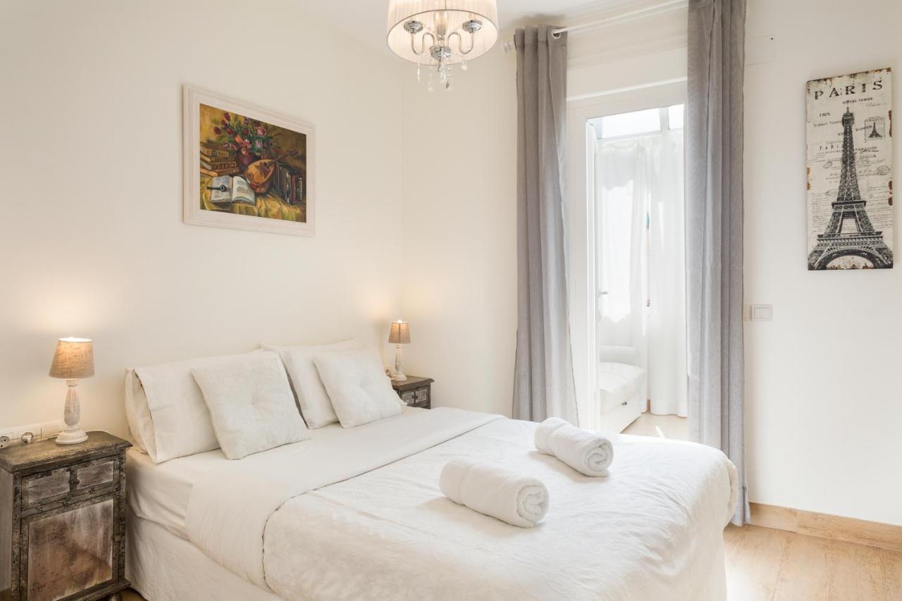 Sitges Spaces Beach House-4 Bedrooms, 3 Bathrooms, Large Terrace, Jacuzzi, Center-Beach Екстериор снимка
